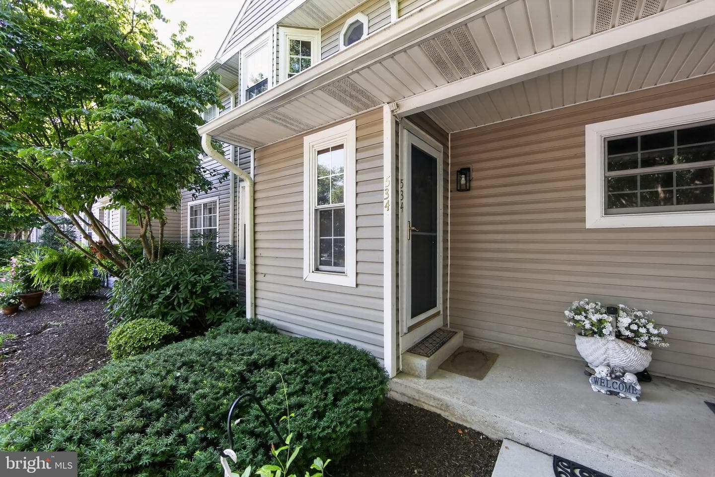 534 Astor Square photo 3