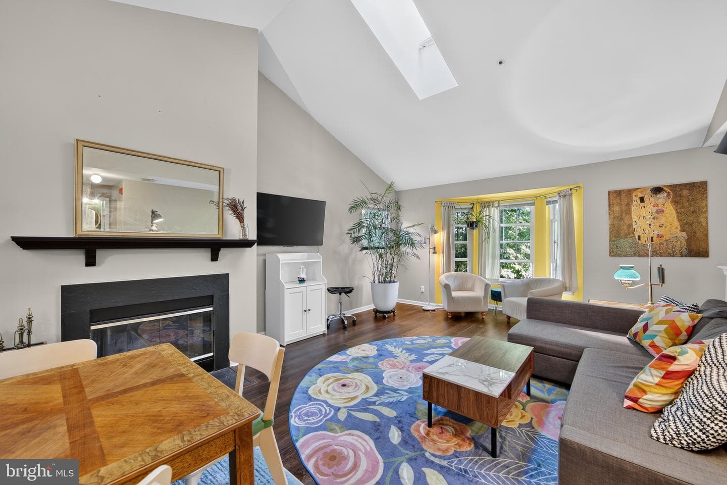 534 Astor Square photo 8