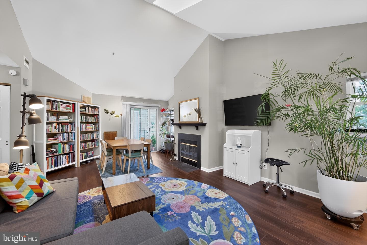 534 Astor Square photo 9