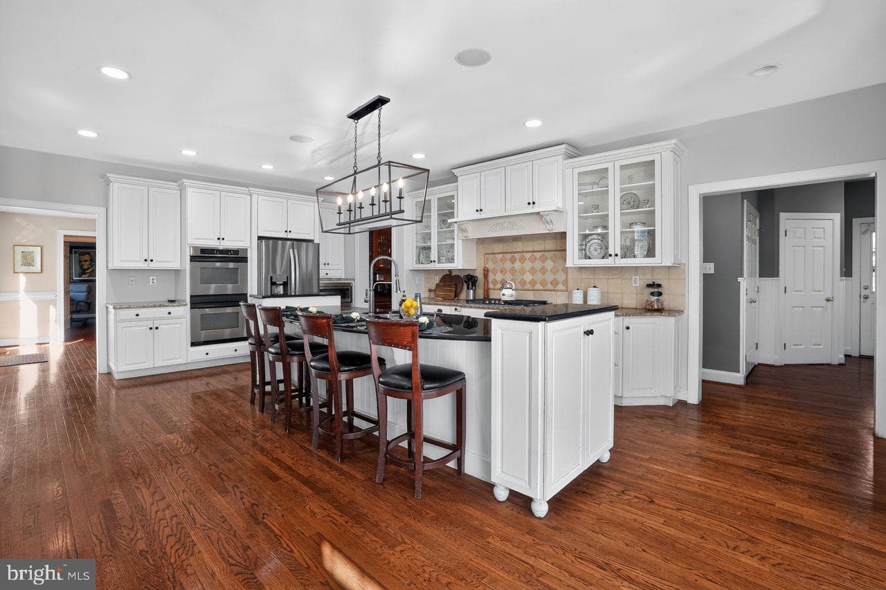 1704 Chantilly Lane photo 31