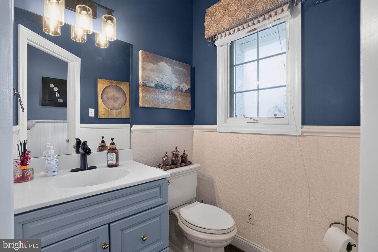 1704 Chantilly Lane photo 36