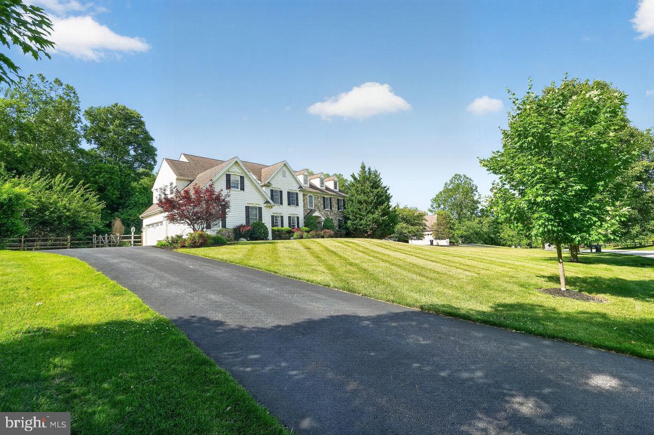 1704 Chantilly Lane photo 71
