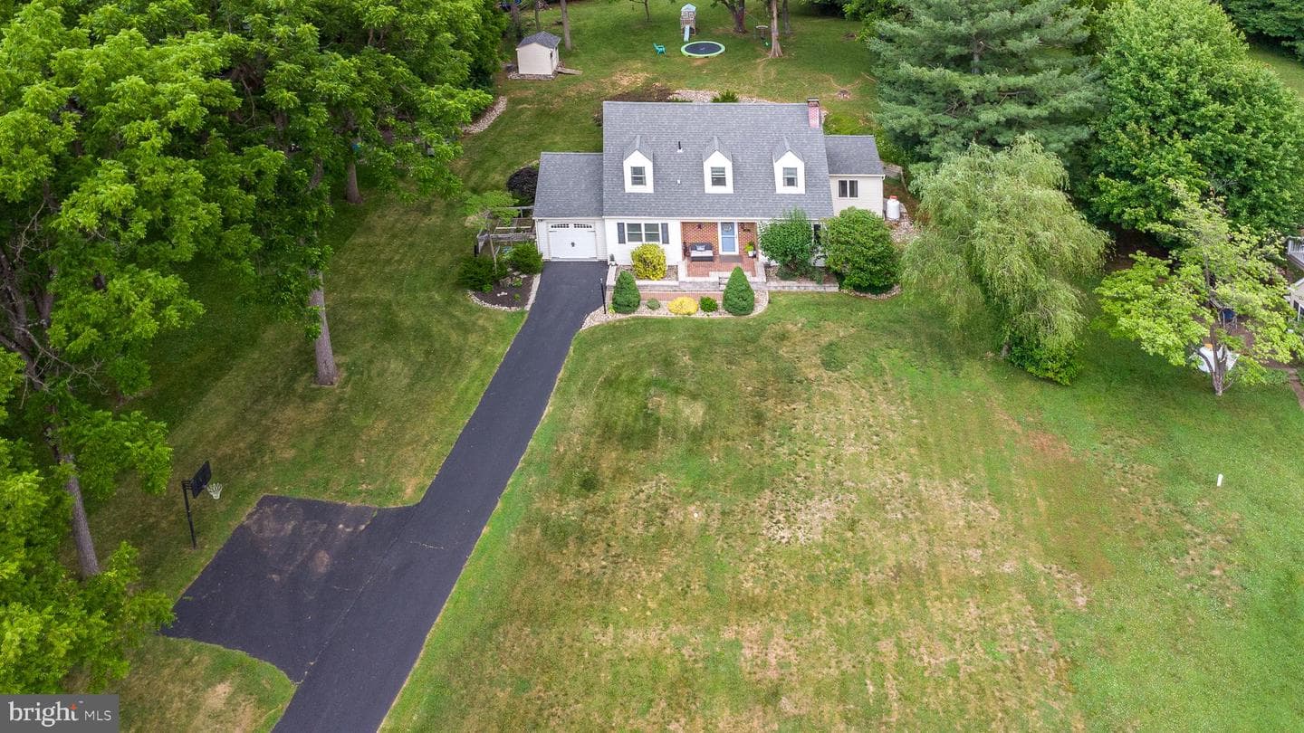 215 Colwyn Terrace photo 3