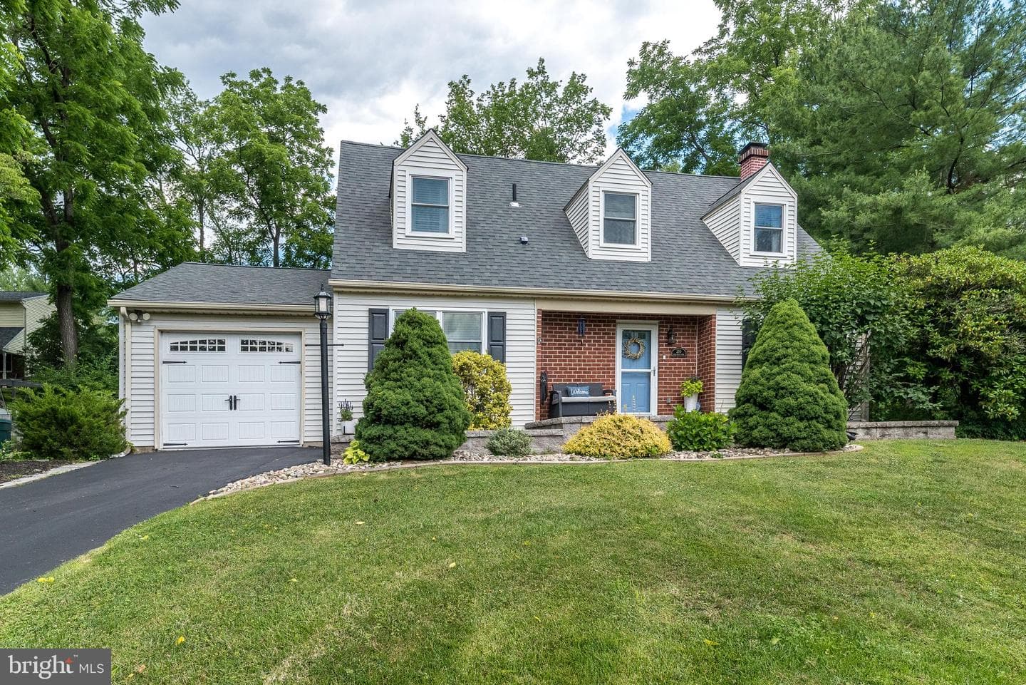 215 Colwyn Terrace photo 4