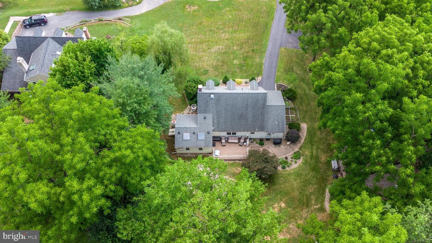 215 Colwyn Terrace photo 53