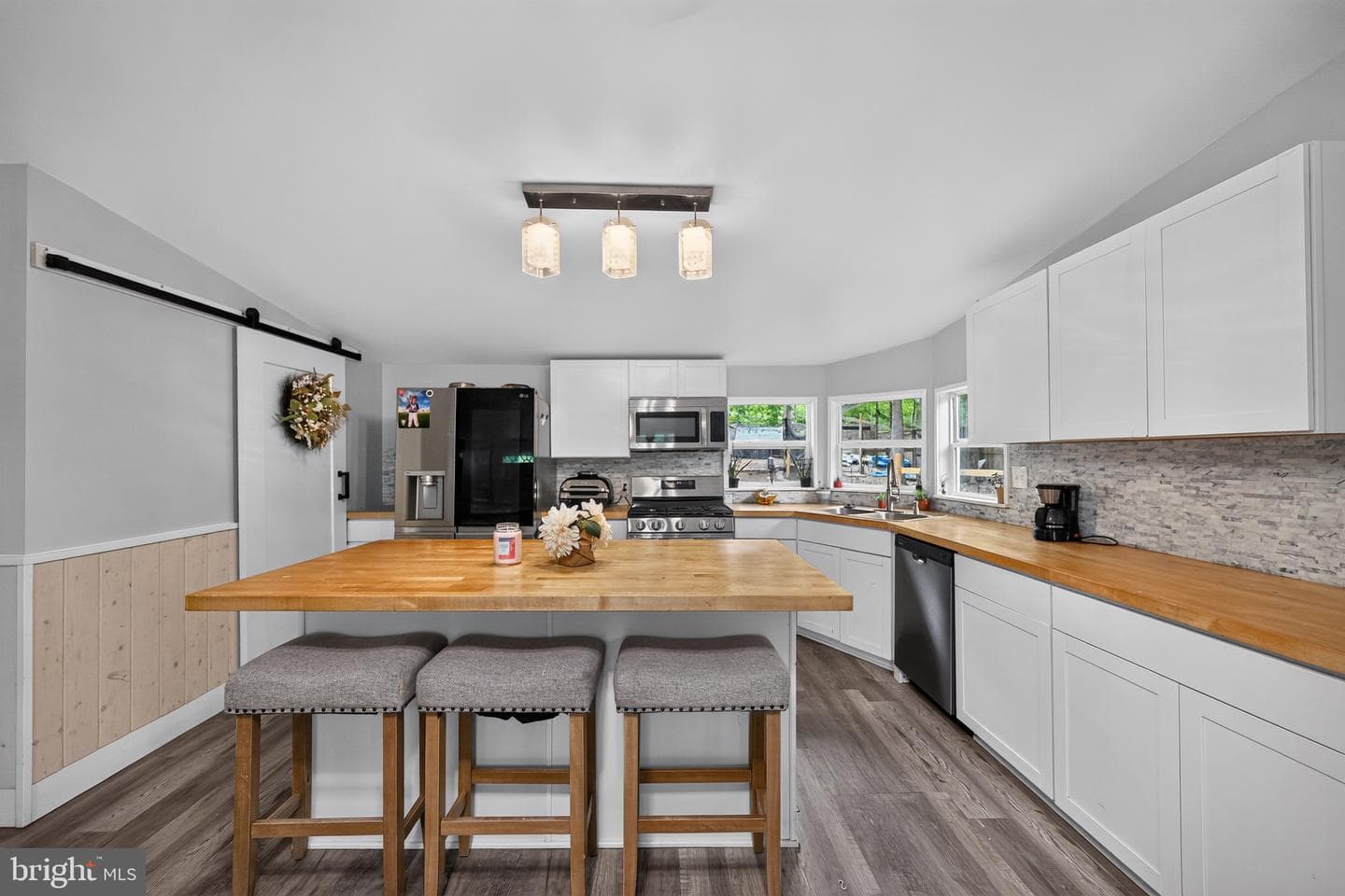 127 Spring Hill Lane photo 6