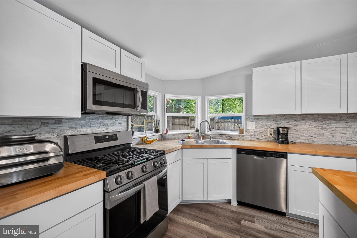 127 Spring Hill Lane photo 7