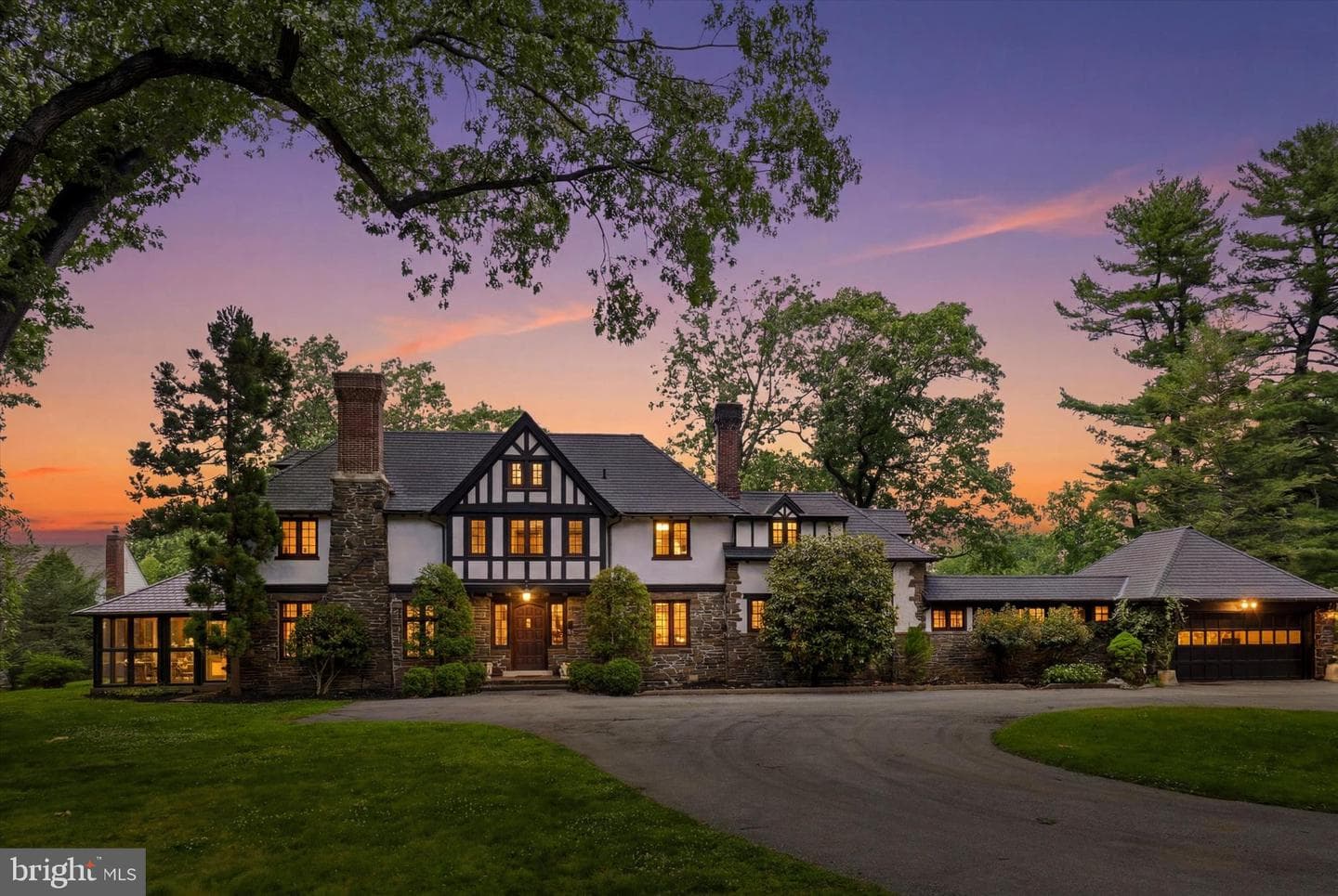 422 Donalyn Lane, Berwyn