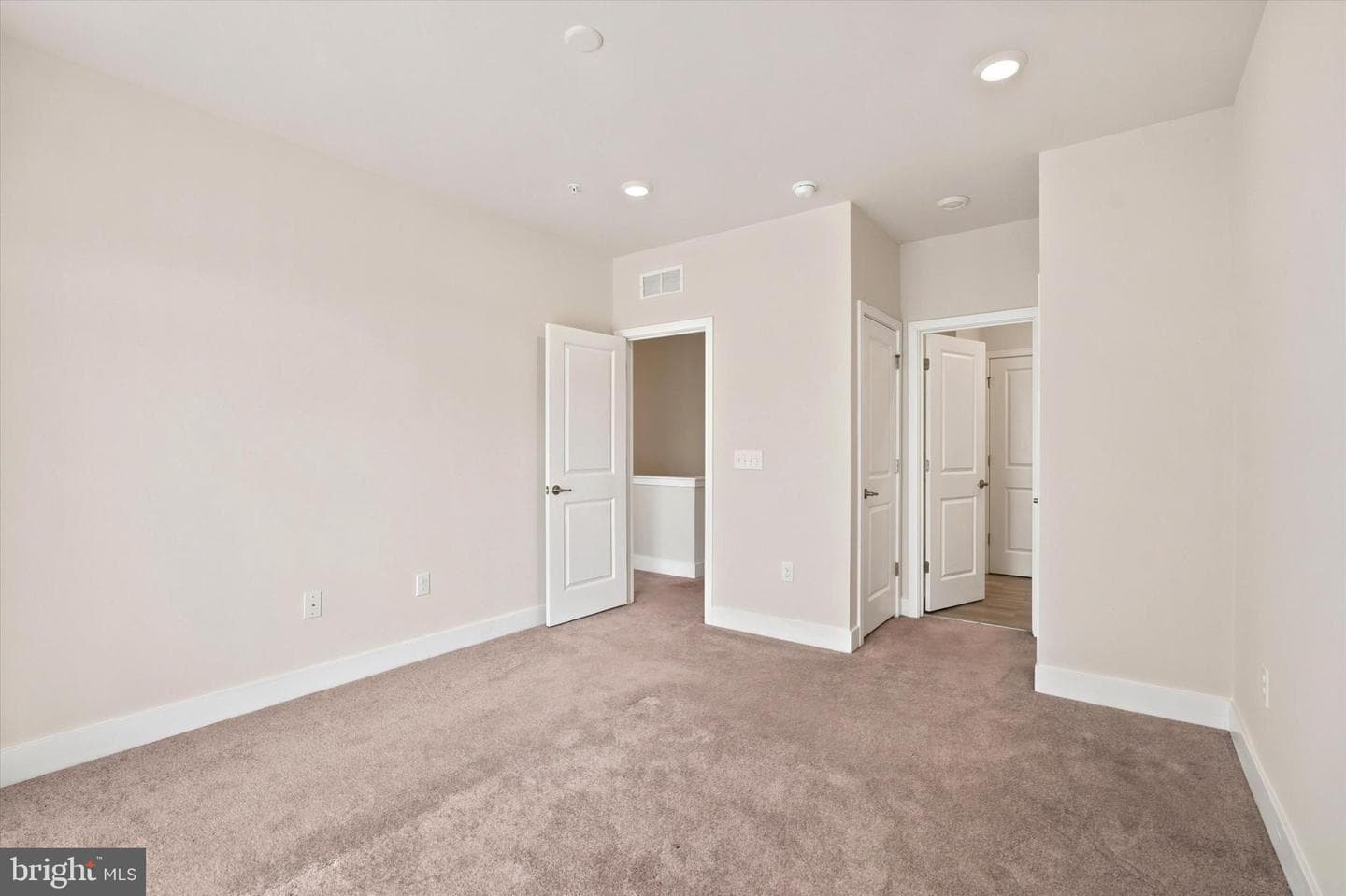 361 Foundry Street photo 10