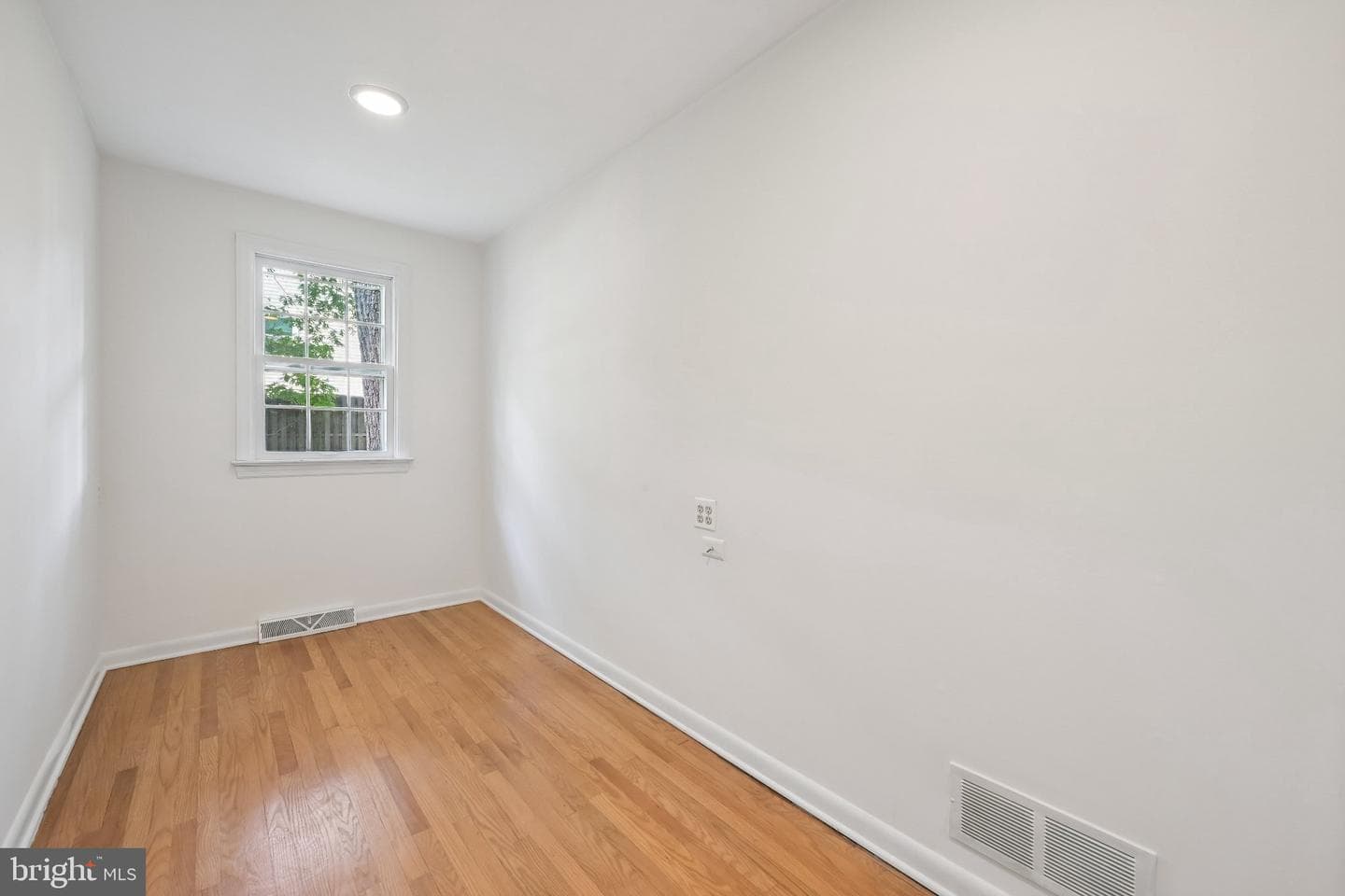543 Midland Avenue photo 15