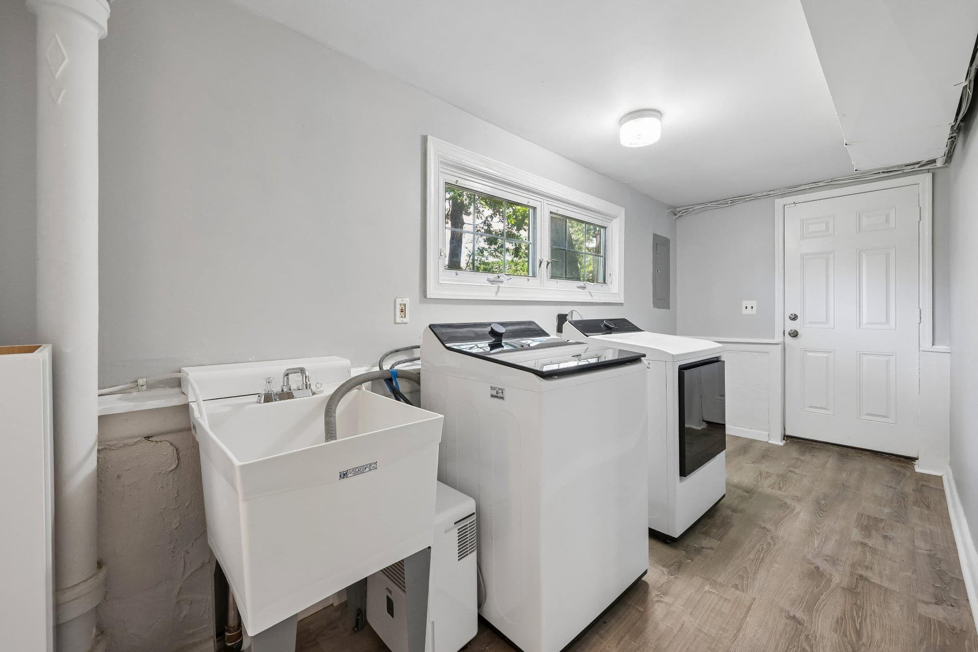543 Midland Avenue photo 29