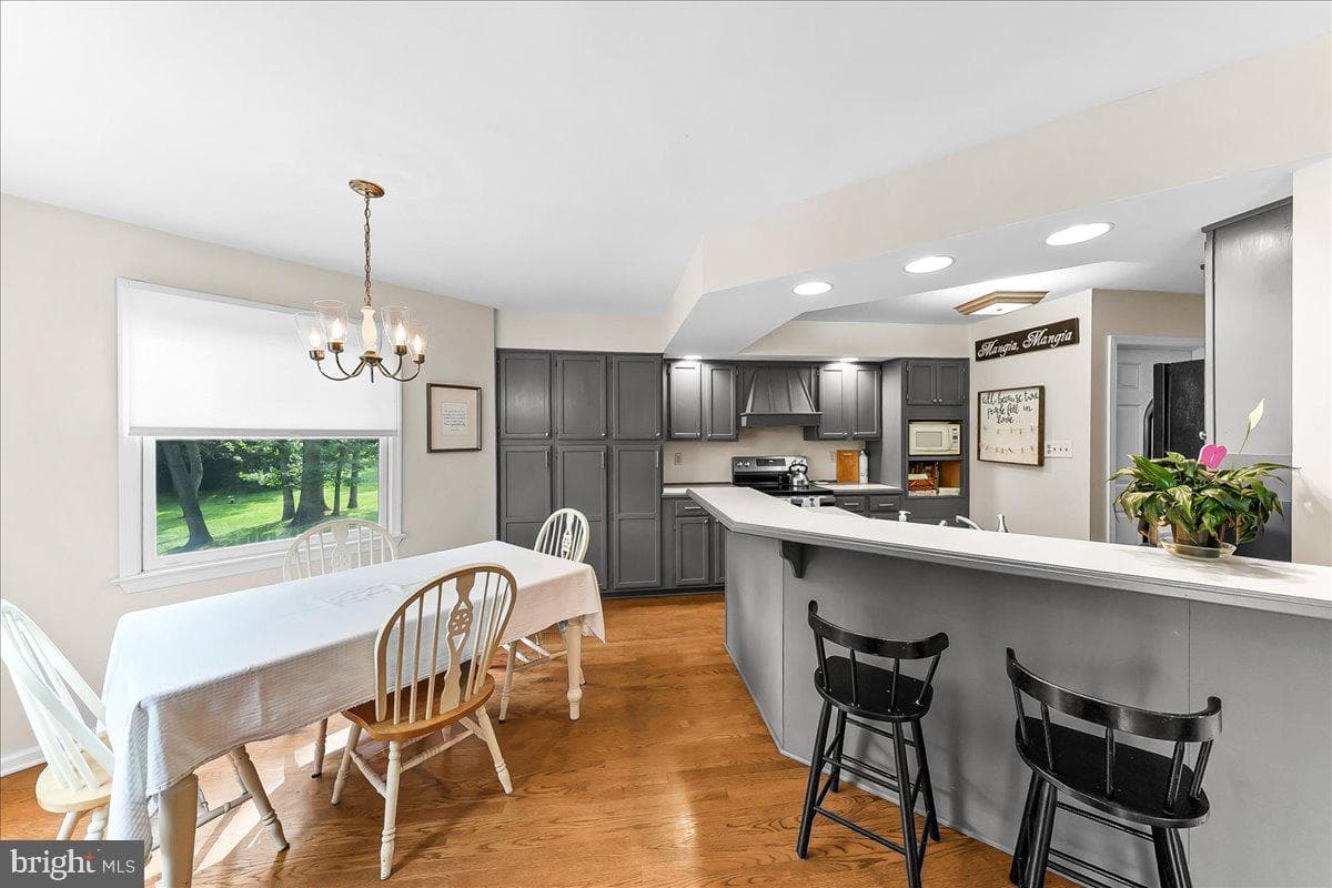 12 Peach Tree Lane photo 17