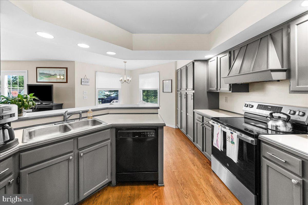 12 Peach Tree Lane photo 18