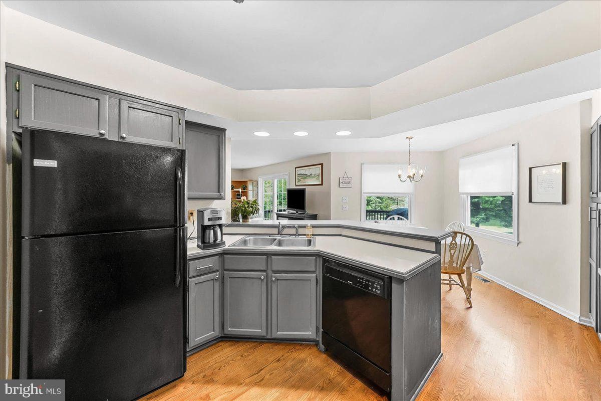 12 Peach Tree Lane photo 19