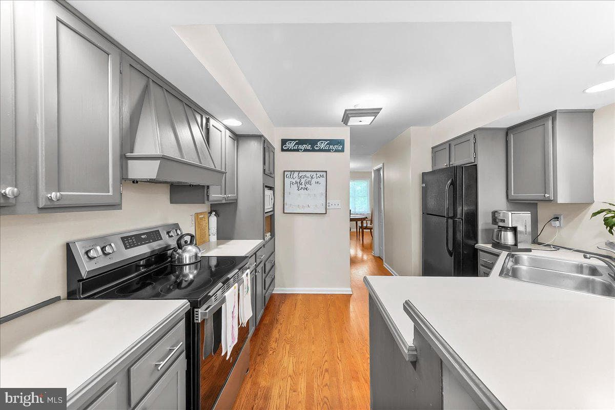 12 Peach Tree Lane photo 20