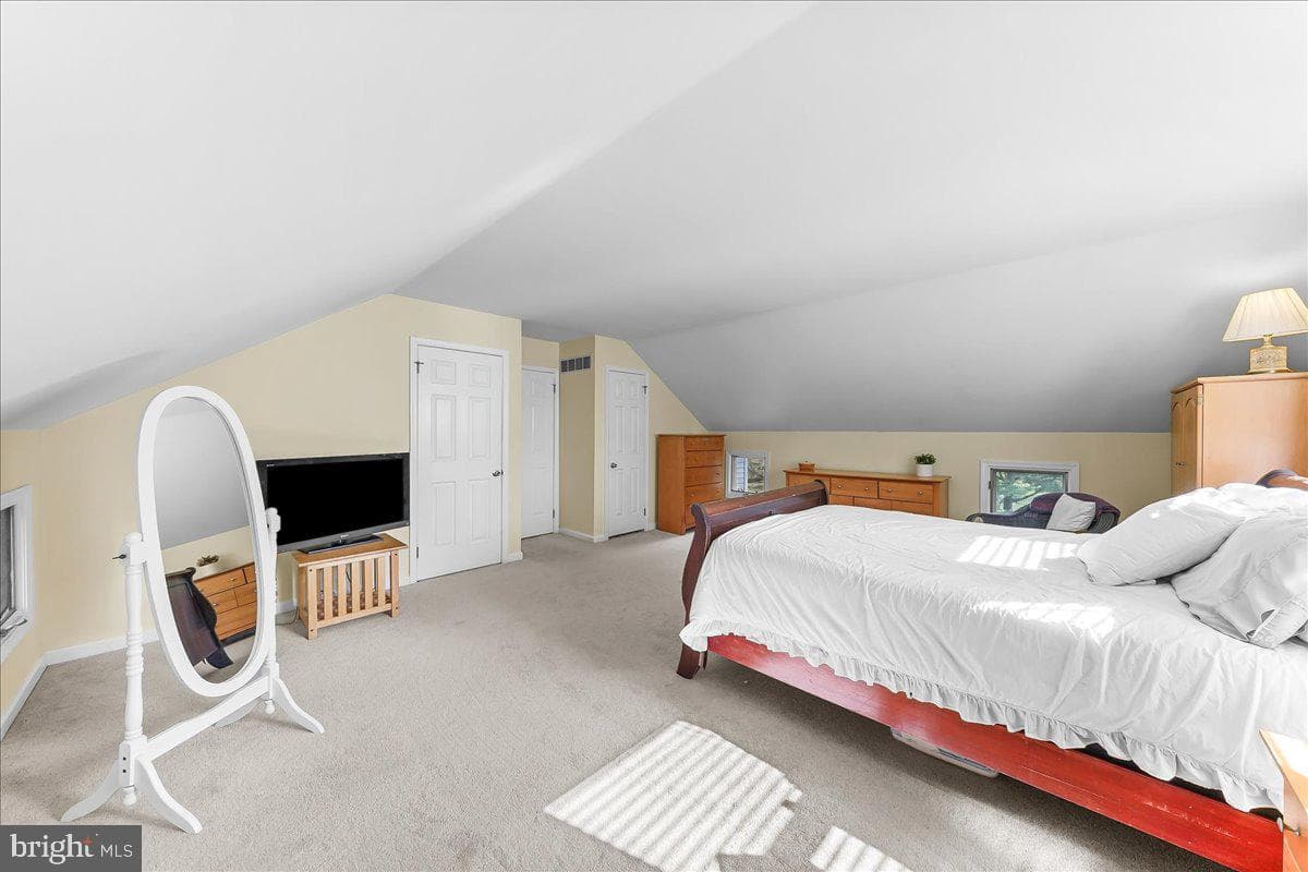 12 Peach Tree Lane photo 31