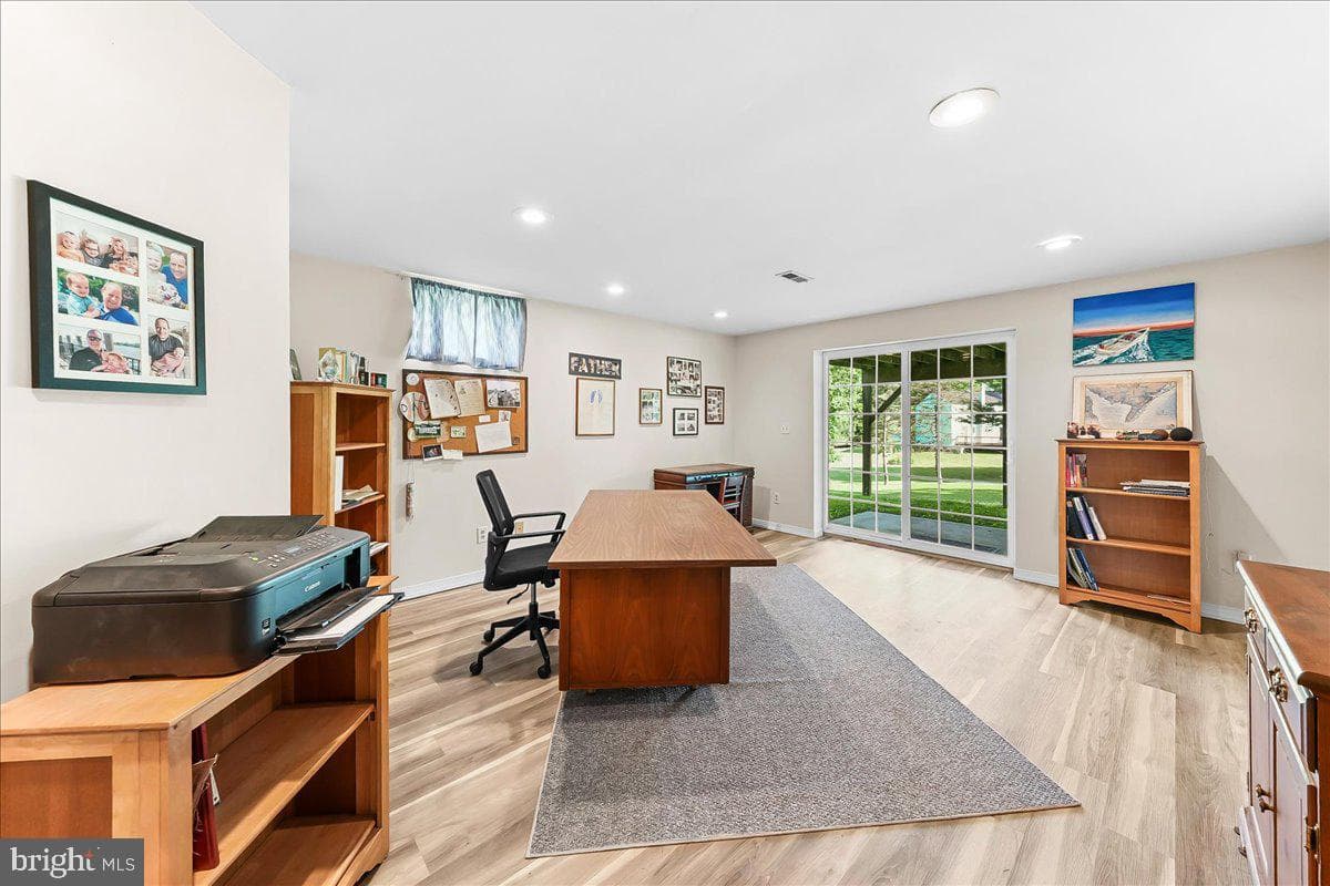 12 Peach Tree Lane photo 37