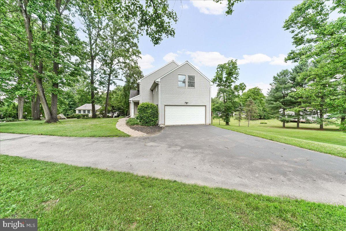 12 Peach Tree Lane photo 38