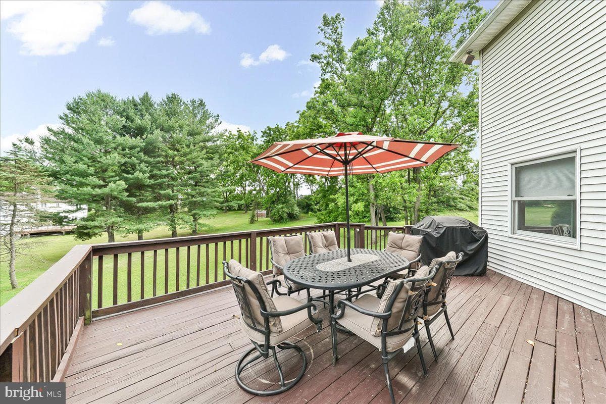 12 Peach Tree Lane photo 39