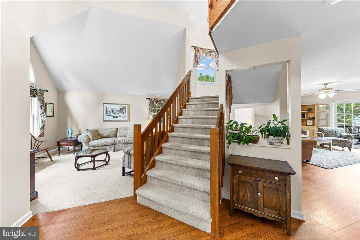12 Peach Tree Lane photo 4