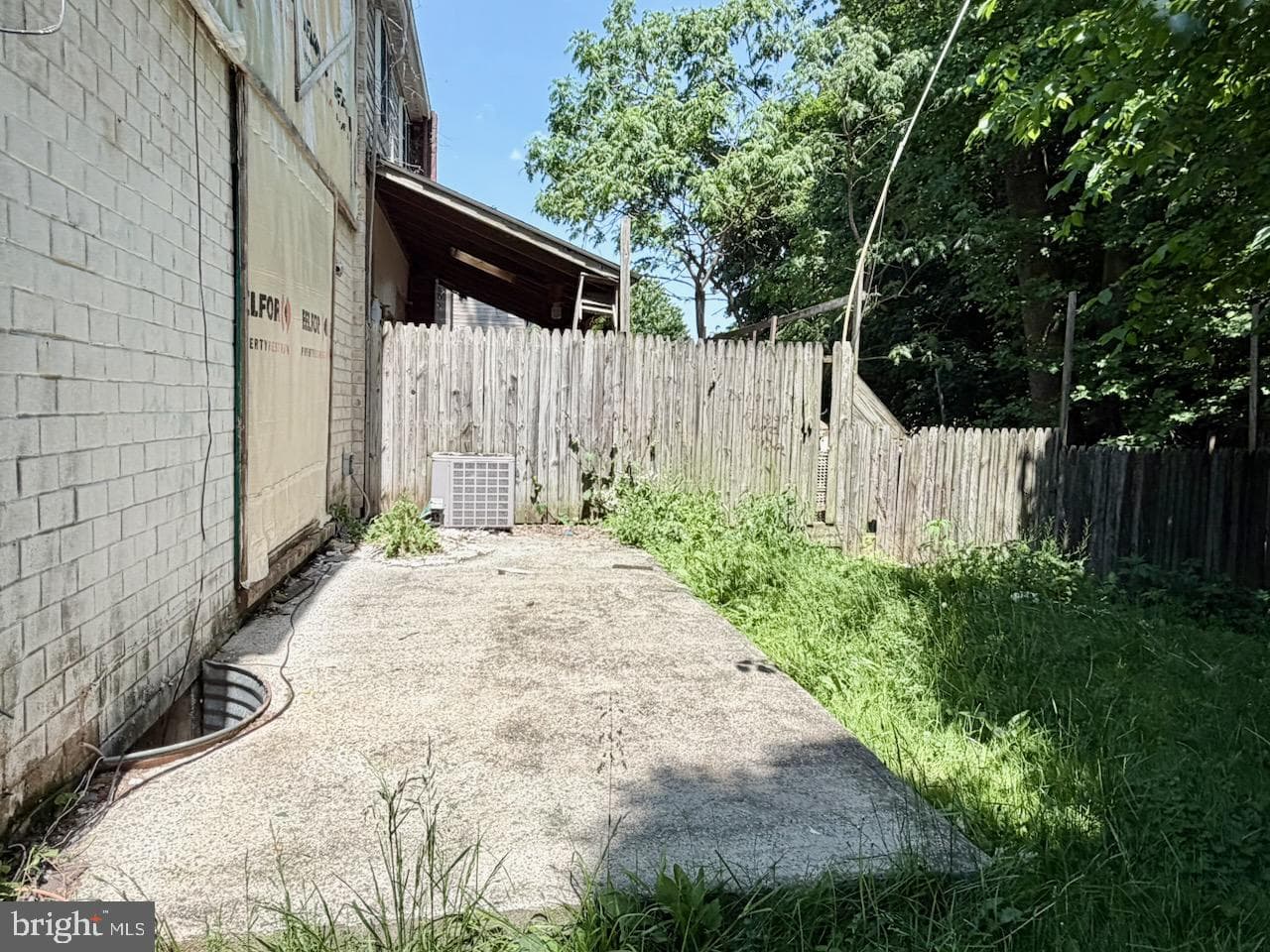 215 Andrew Road photo 16