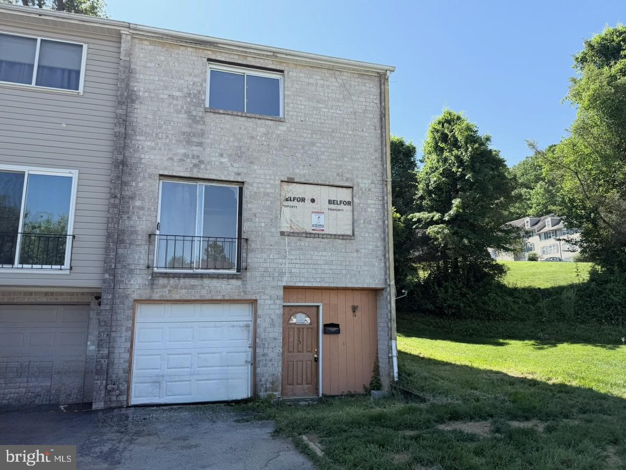 215 Andrew Road photo 3