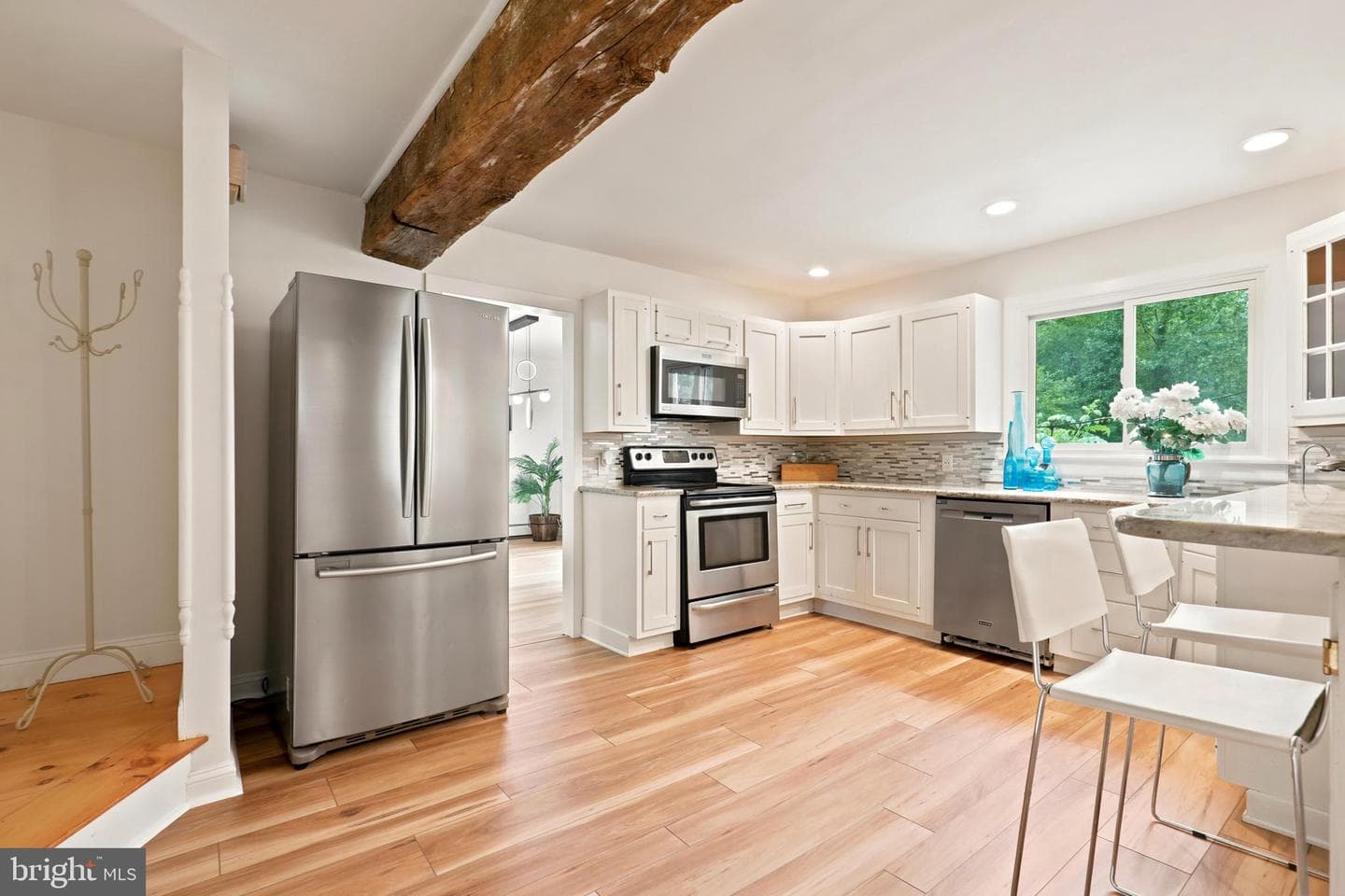 575 W Valley Road photo 22