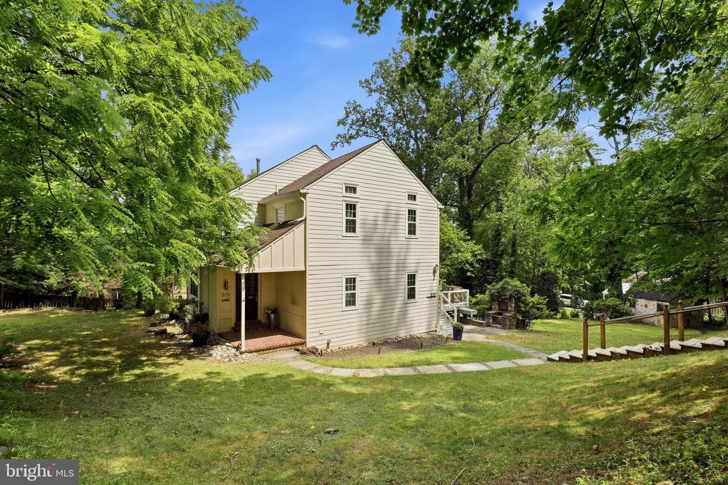 575 W Valley Road photo 3