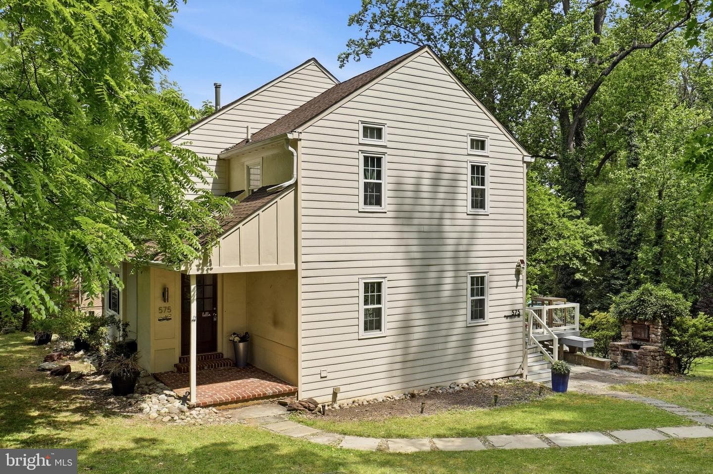 575 W Valley Road photo 4