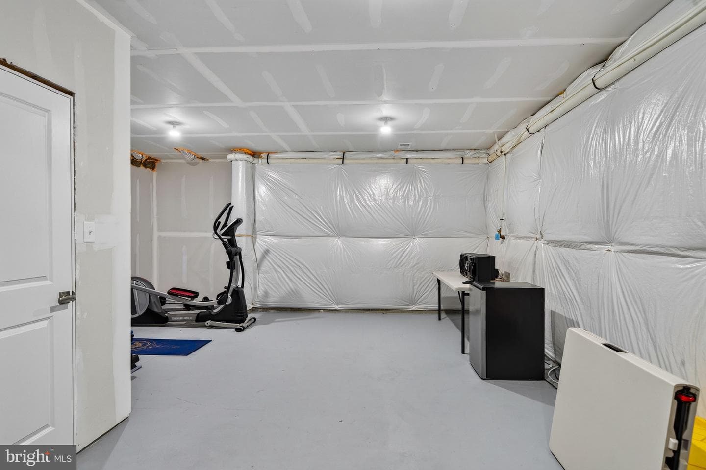 207 Alexis Court photo 37