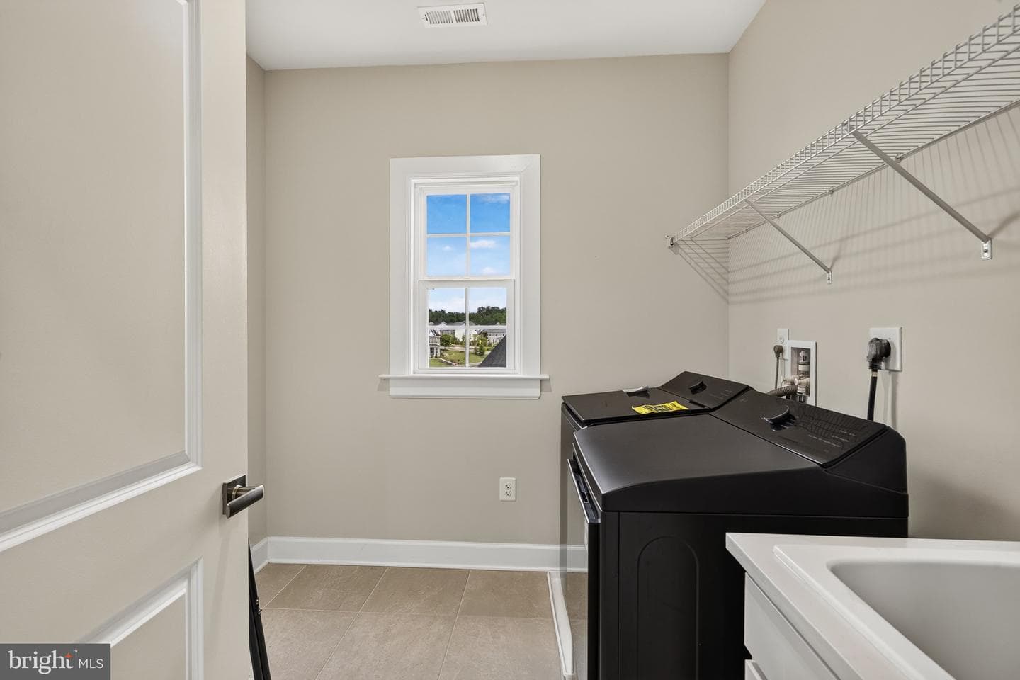 207 Alexis Court photo 41