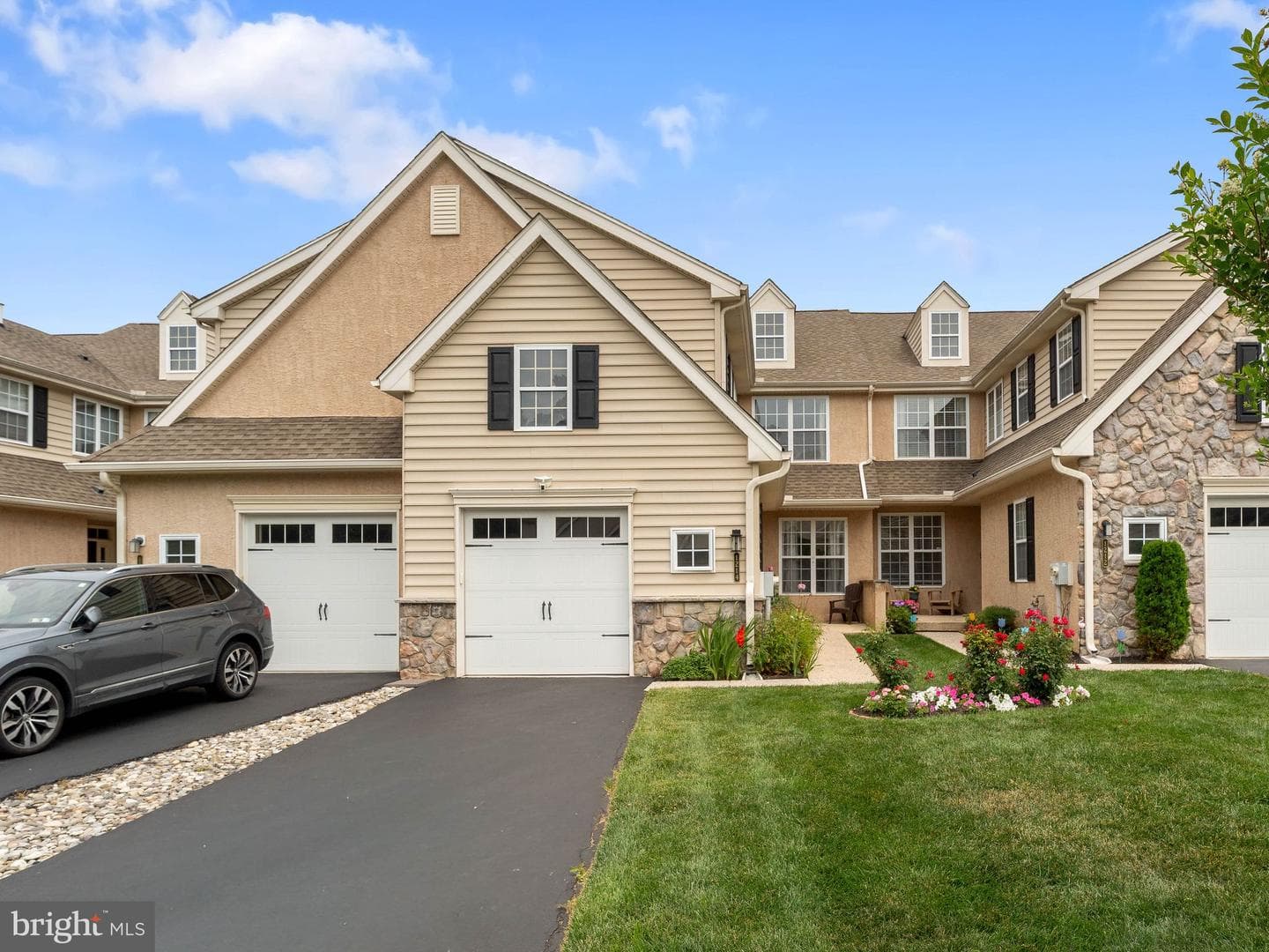 1214 Derry Lane photo 3