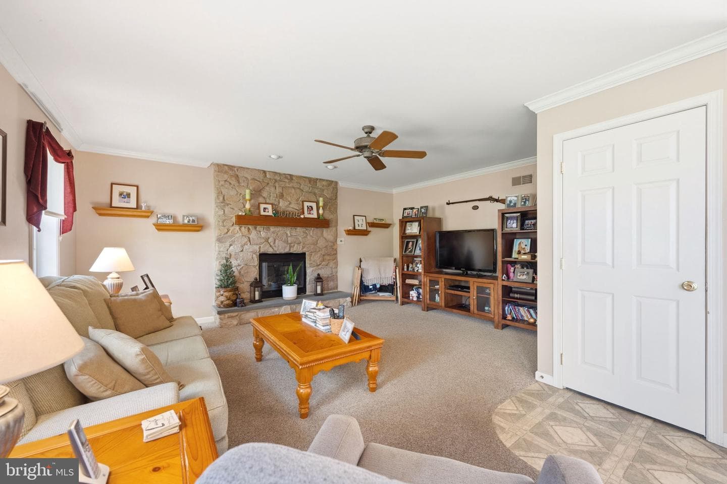 101 White Doe Drive photo 32