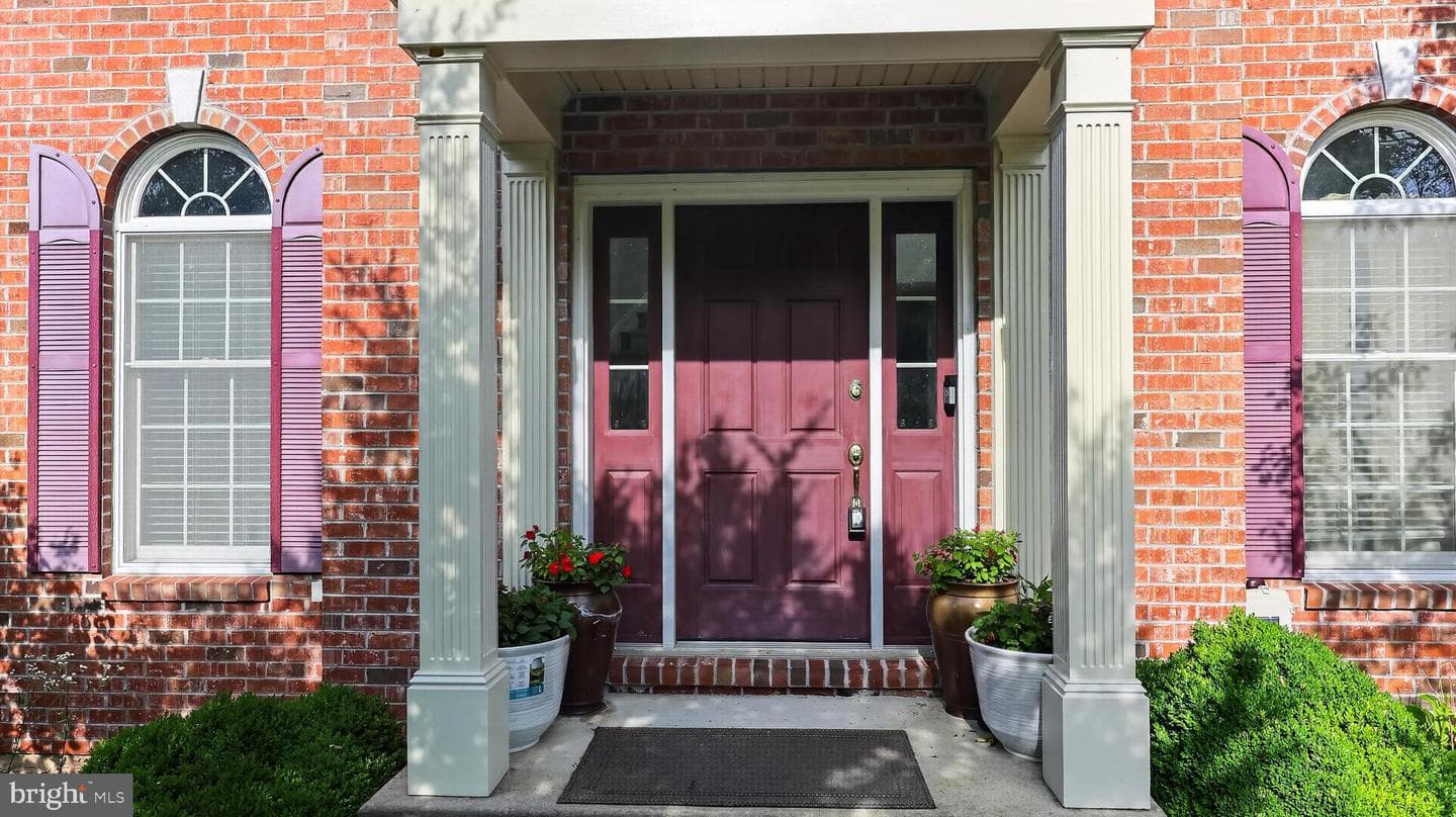 1464 W Stonington photo 3
