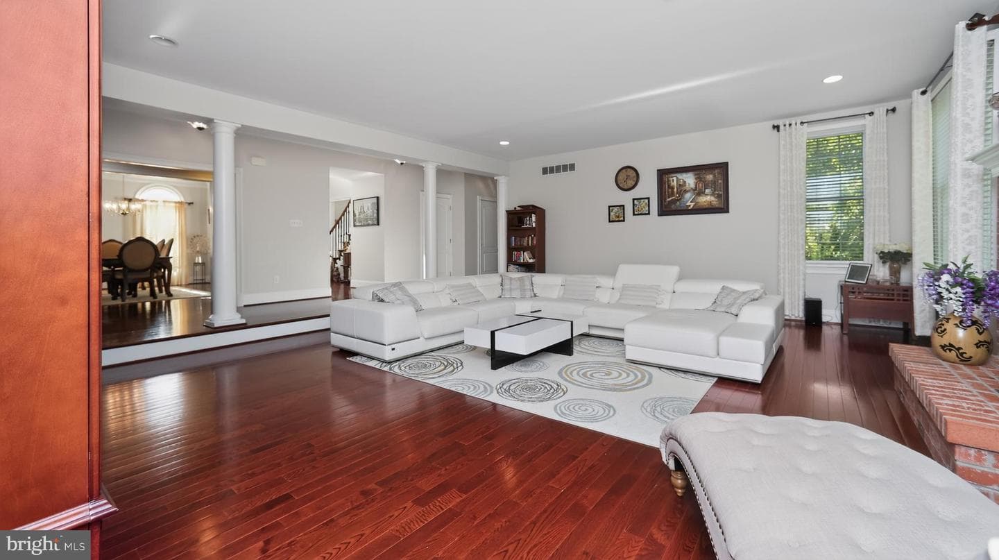 1464 W Stonington photo 55