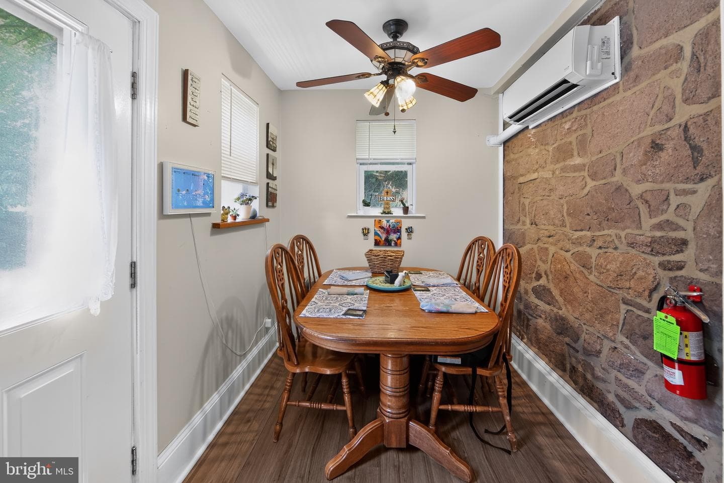 238 Brown Street photo 14