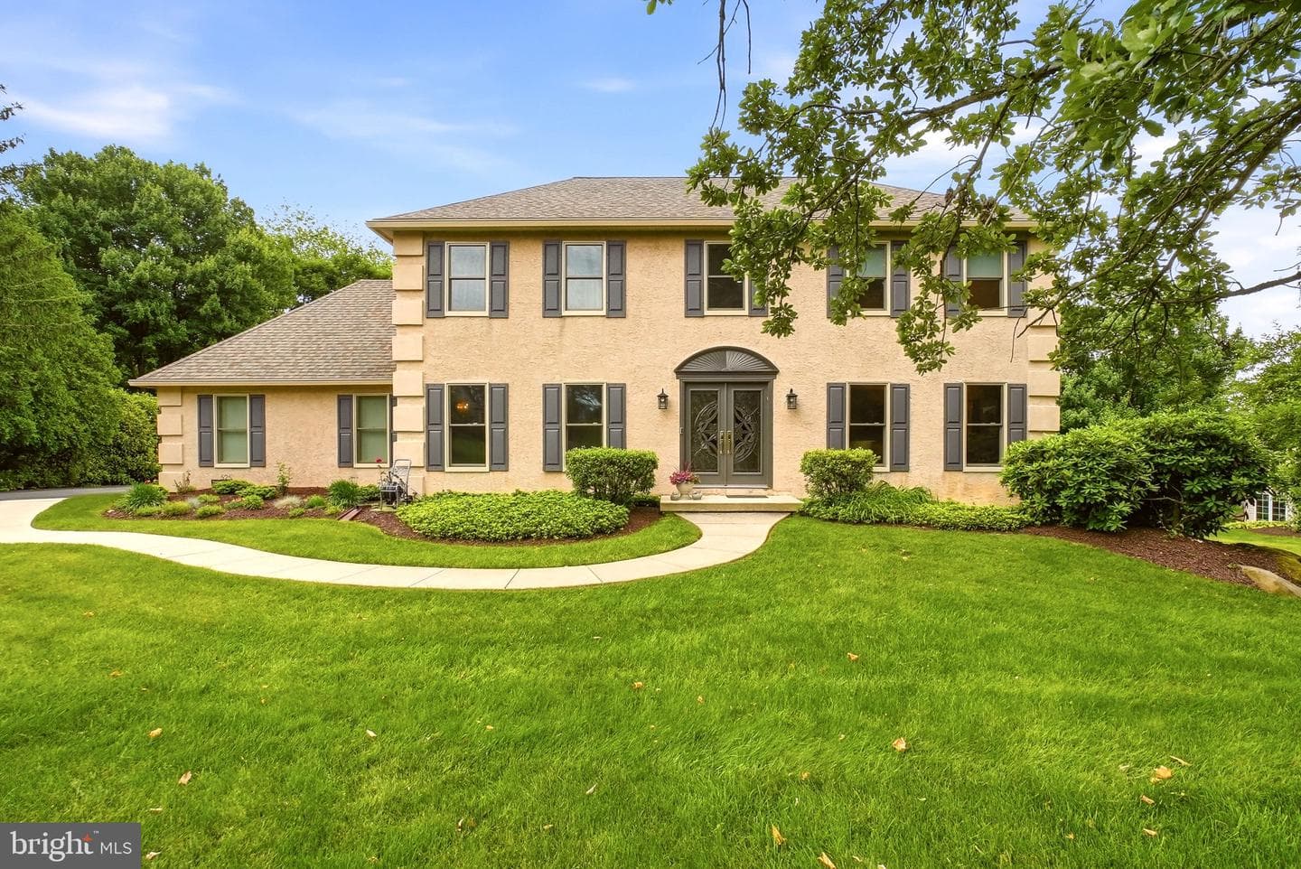 525 Beaumont Circle photo 3