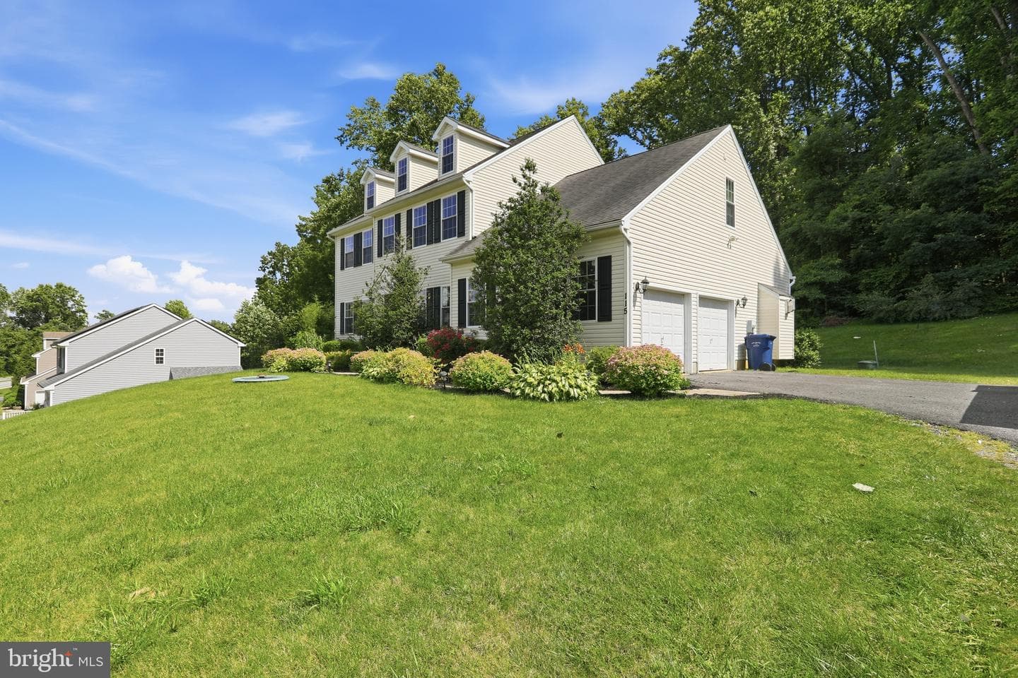 115 Burgundy Lane photo 34