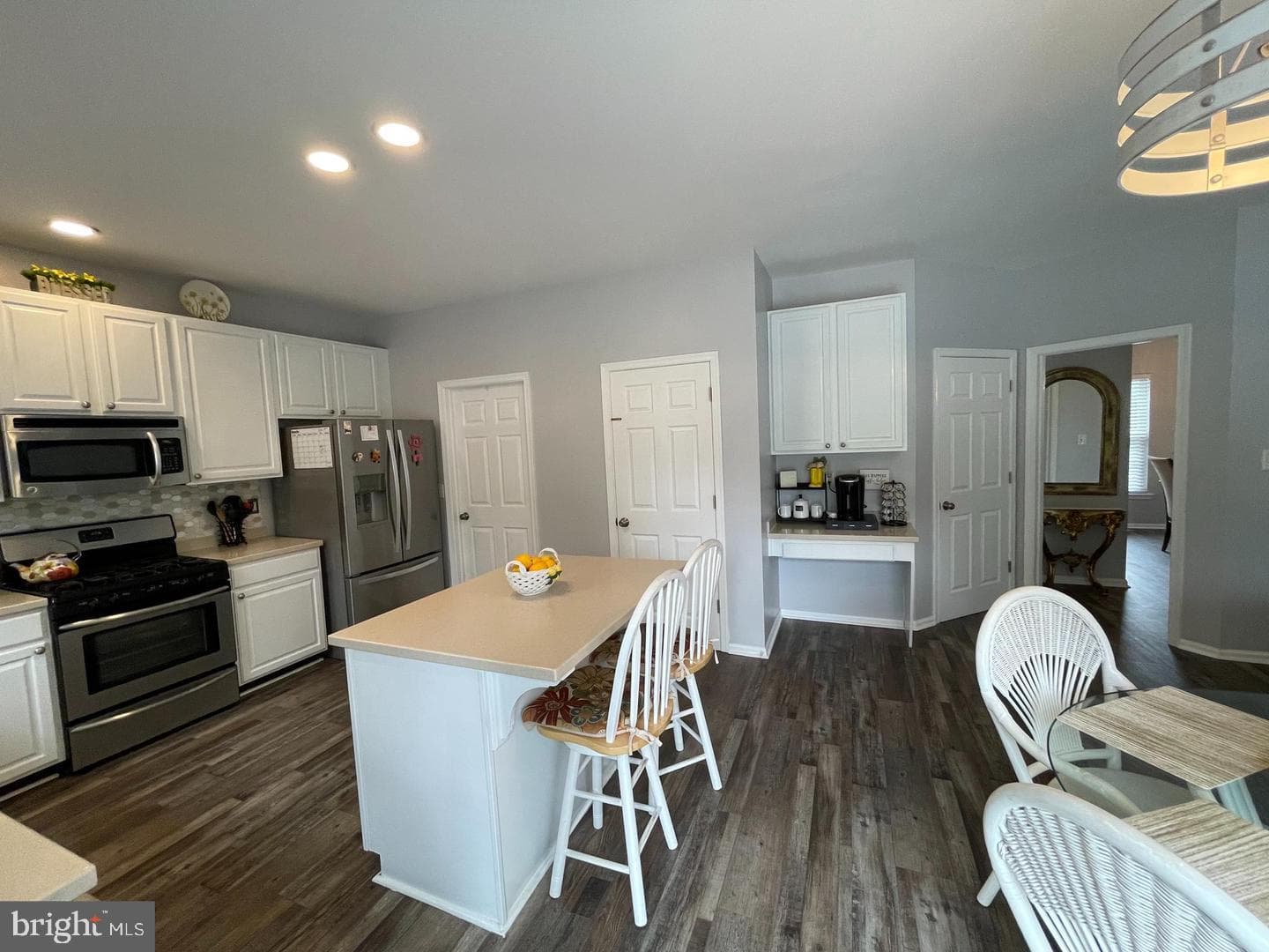 728 Slate Hill Drive photo 11