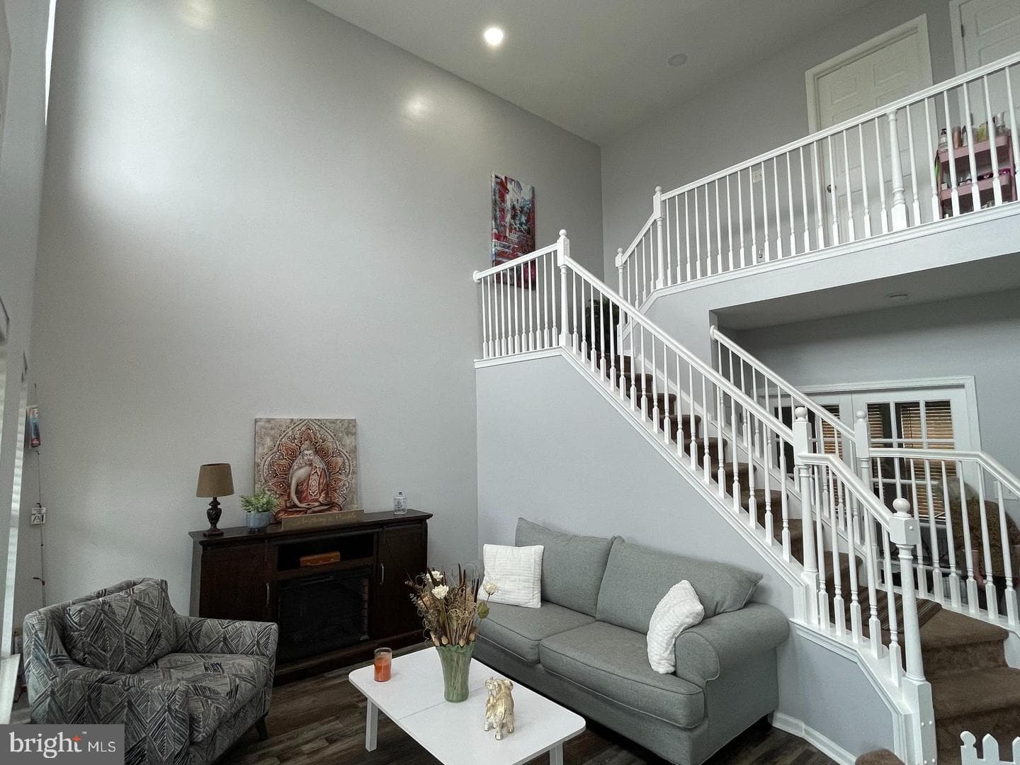 728 Slate Hill Drive photo 4