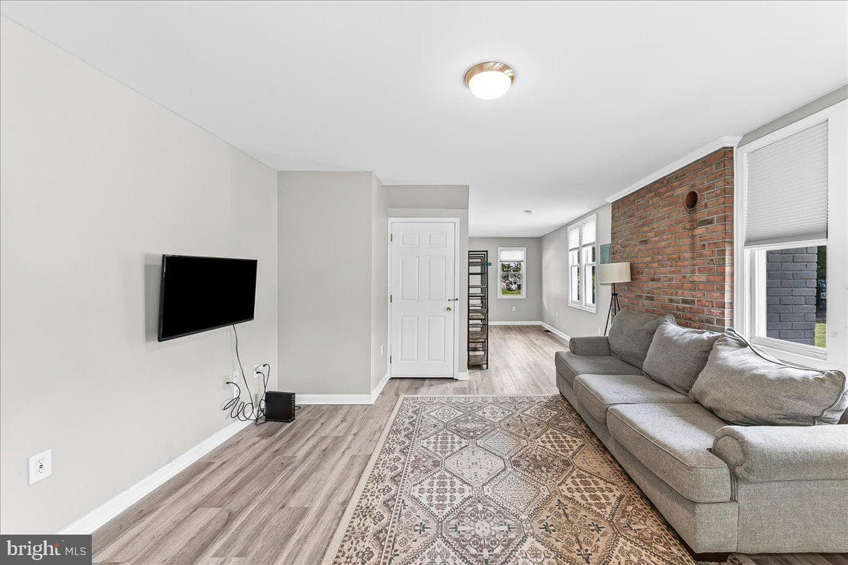 1019 Riverside Drive photo 10