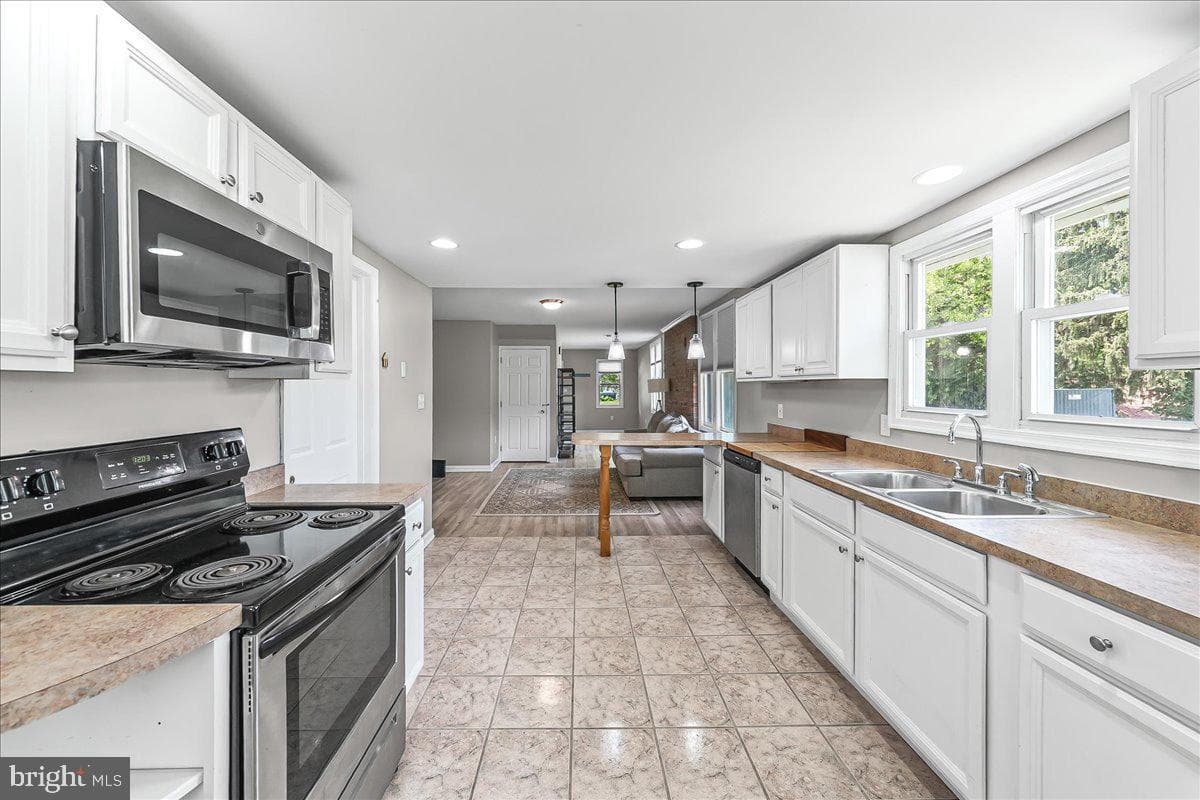 1019 Riverside Drive photo 13