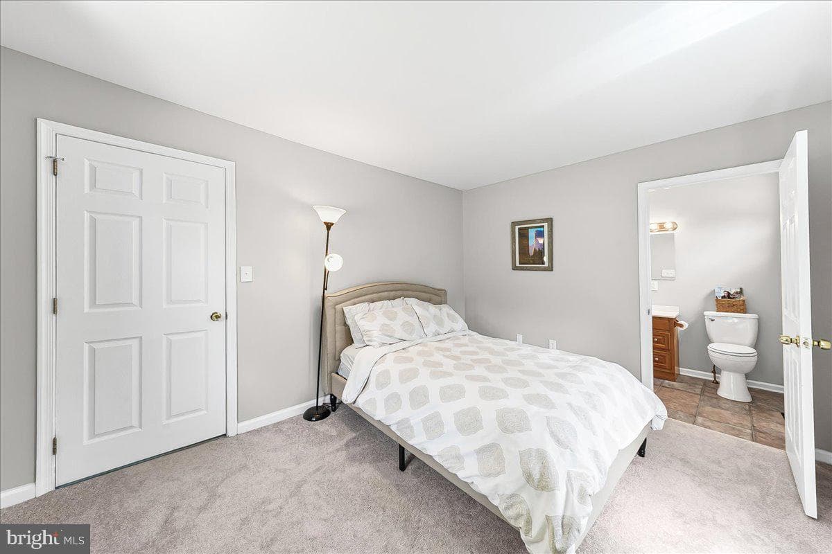1019 Riverside Drive photo 17