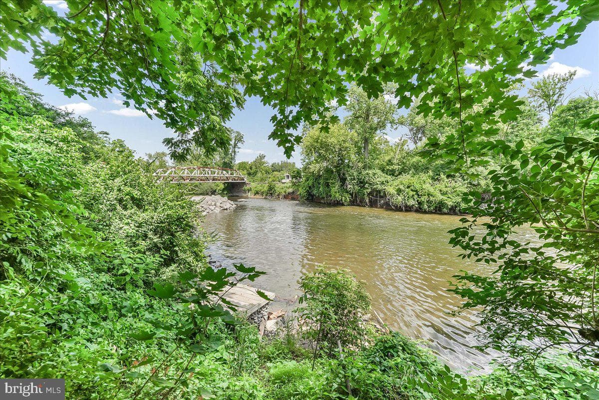 1019 Riverside Drive photo 35