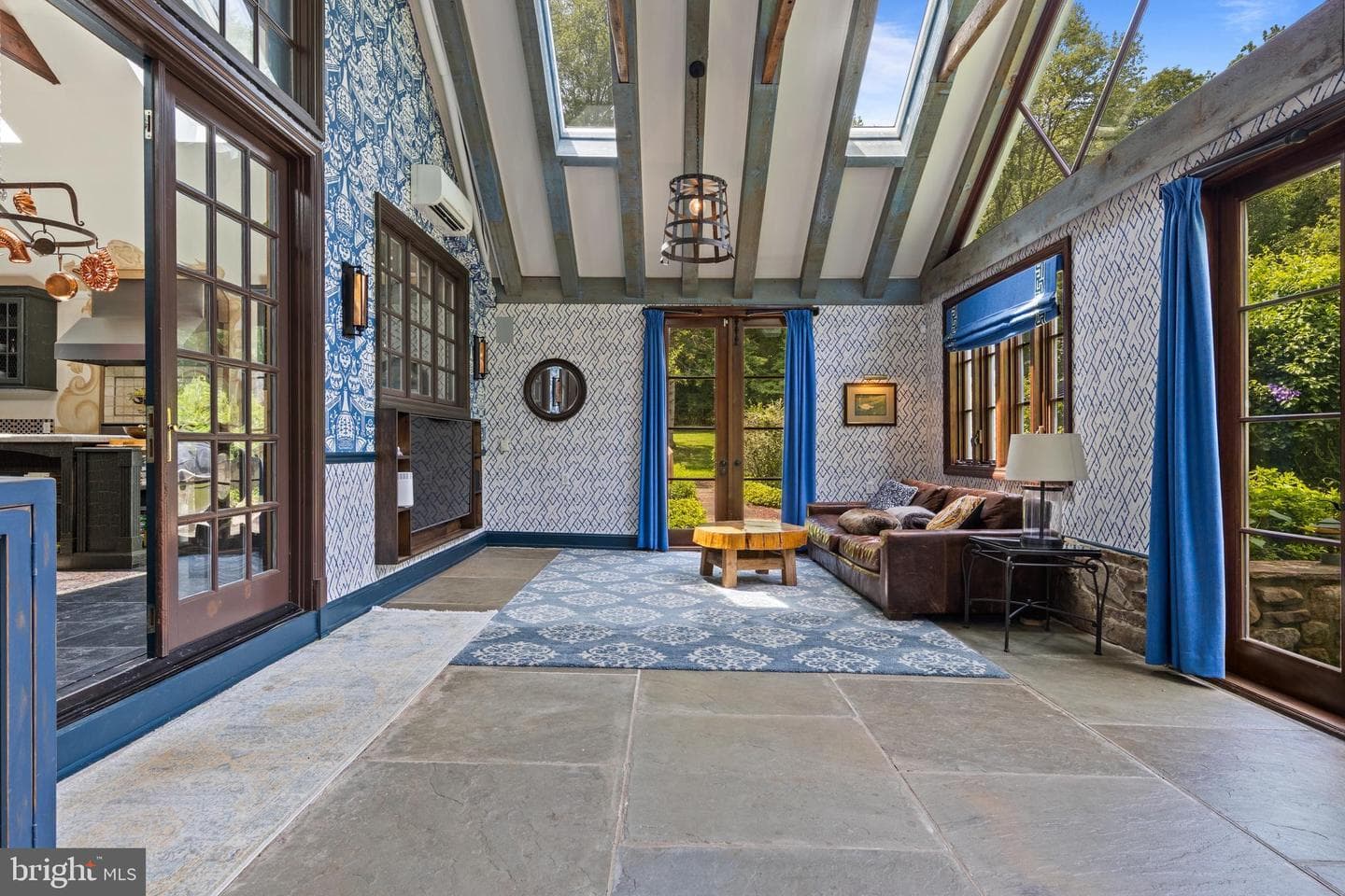 120 Davis Road photo 22