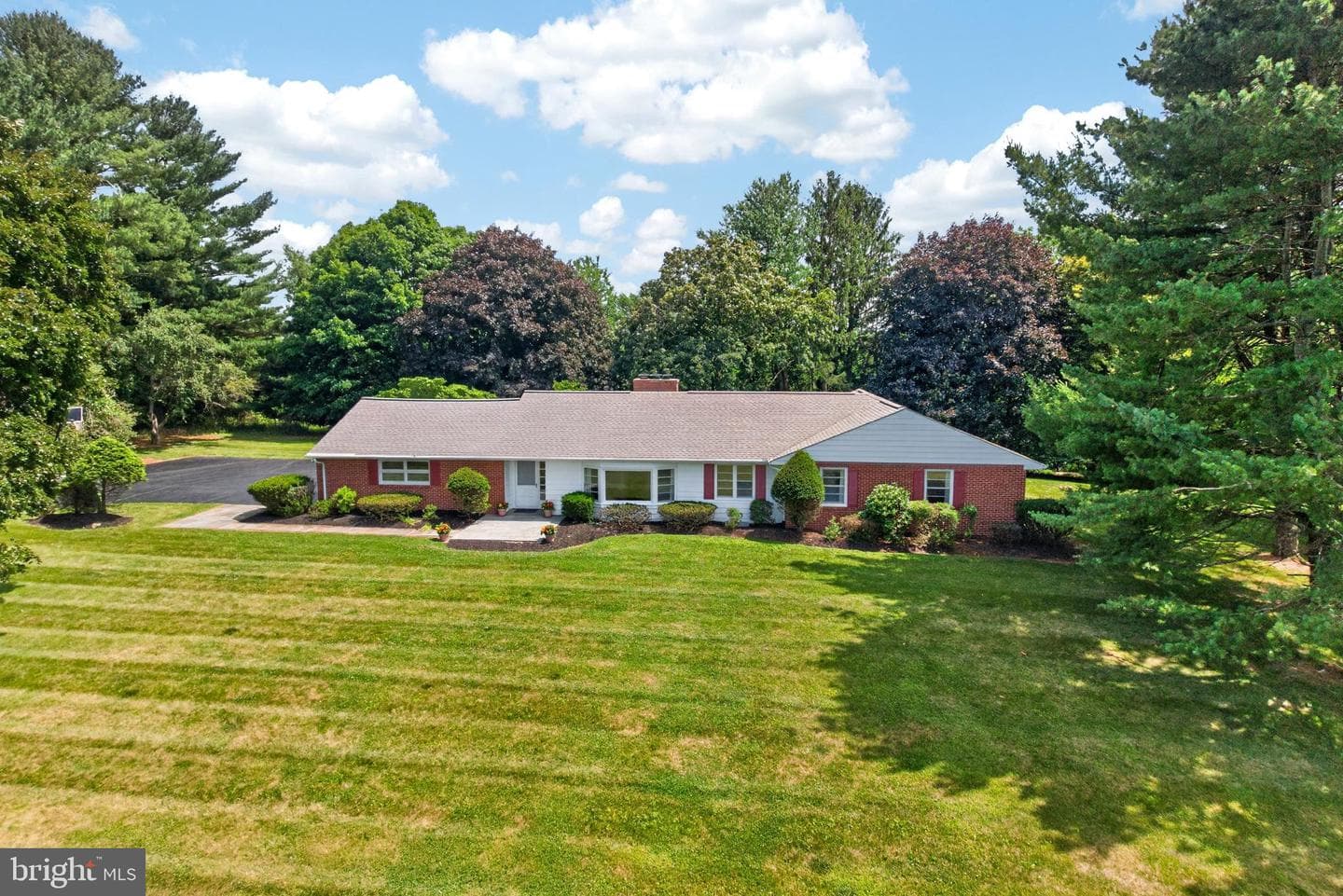 555 Country Club Road photo 11