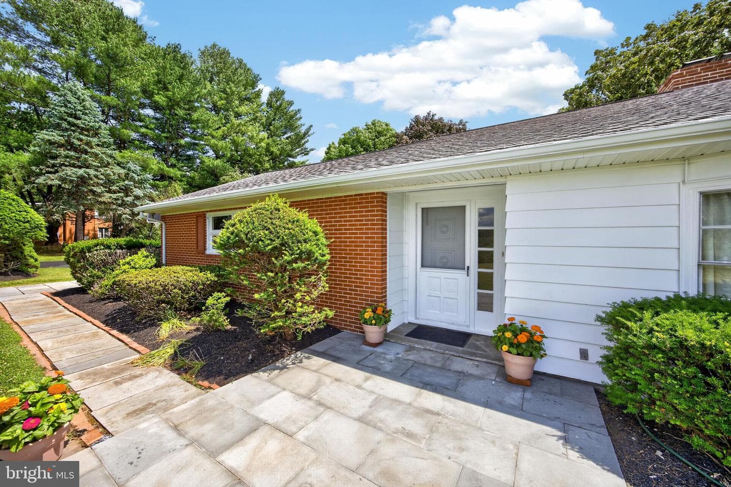 555 Country Club Road photo 12