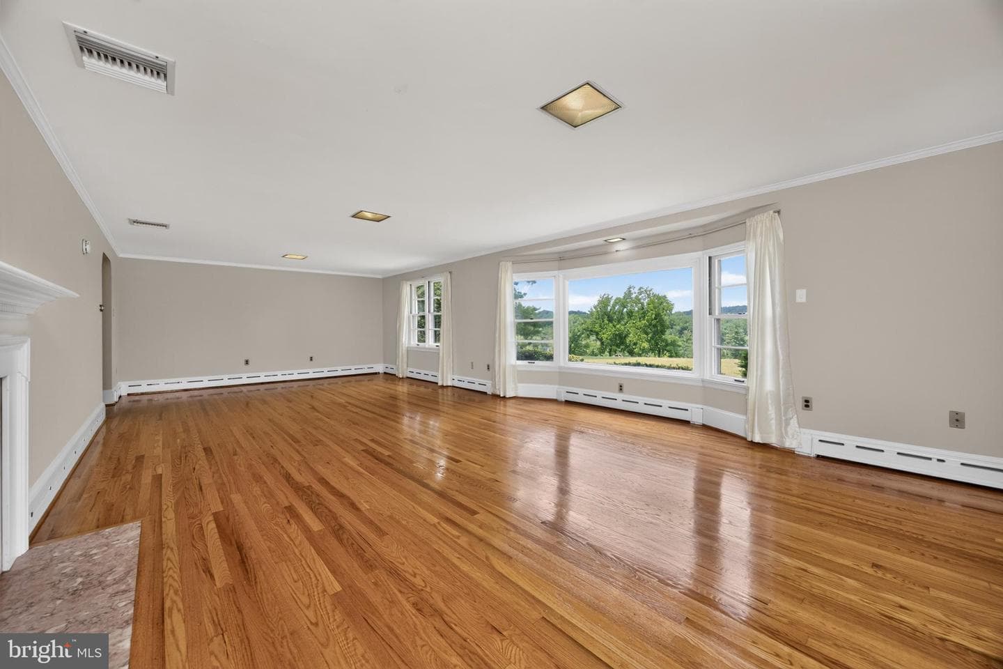 555 Country Club Road photo 14