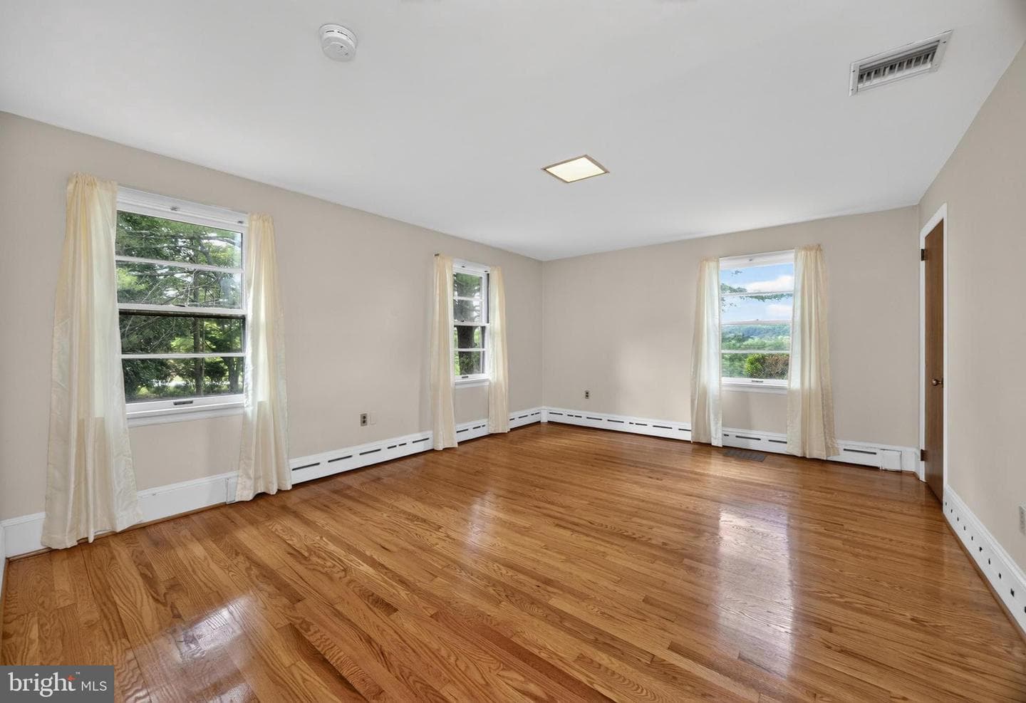 555 Country Club Road photo 28
