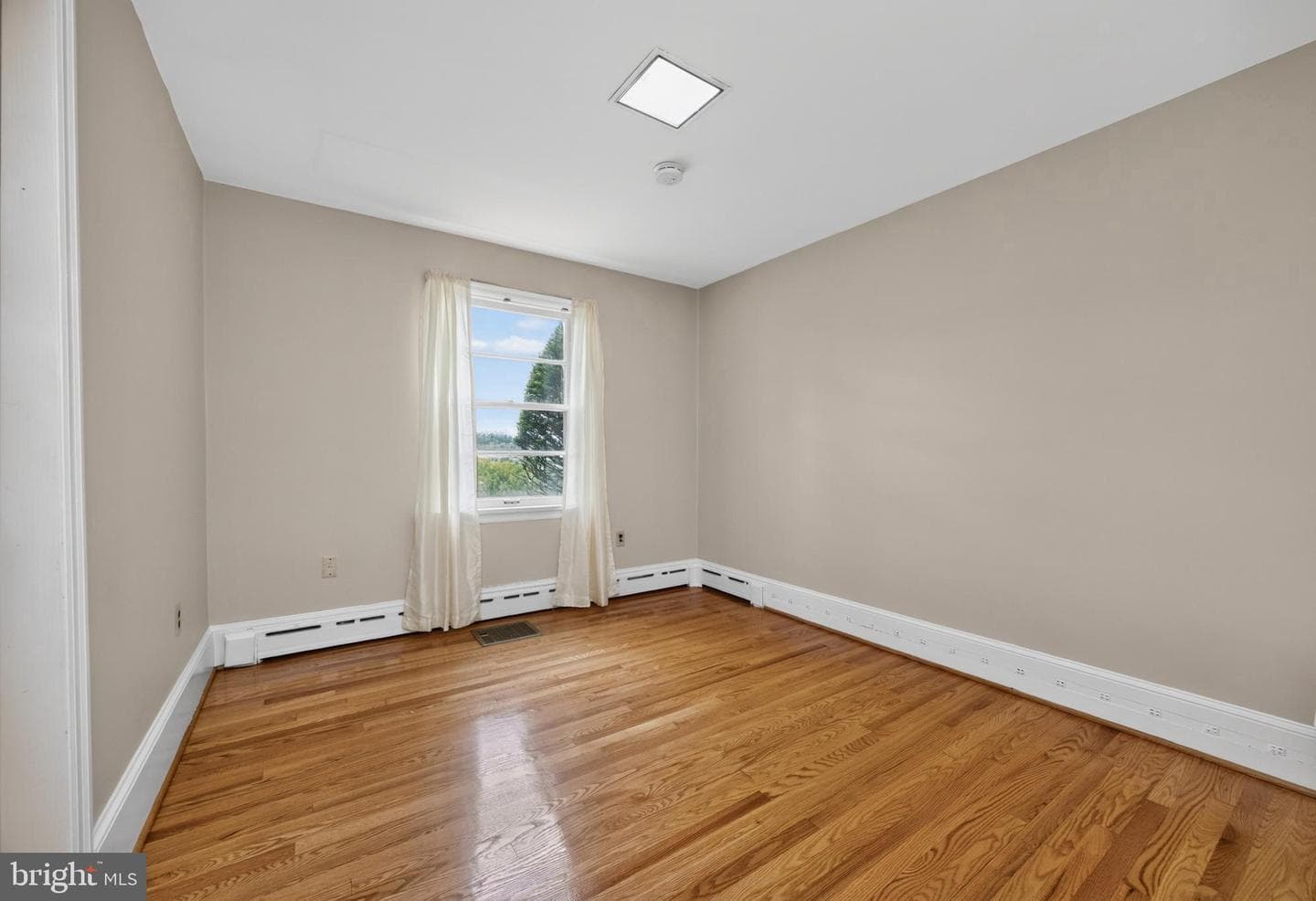 555 Country Club Road photo 29